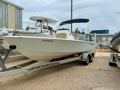 2015 Sportsman Masters 227 Bay Boat