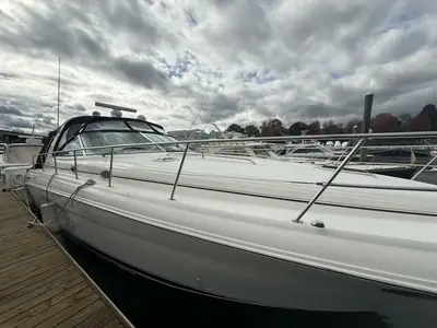 2001 Sea Ray 410 SUNDANCER
