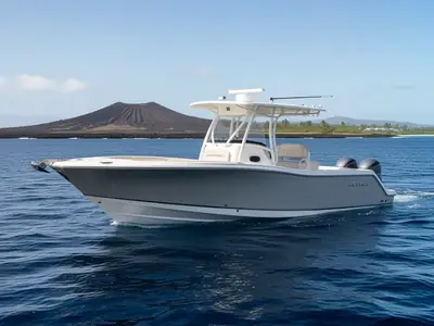 2022 Robalo R302 Center Console