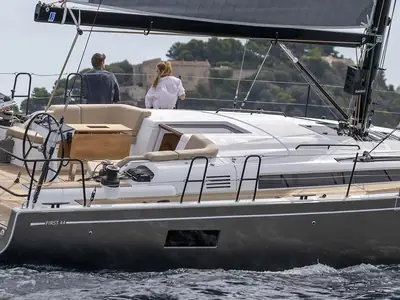  Beneteau First 44