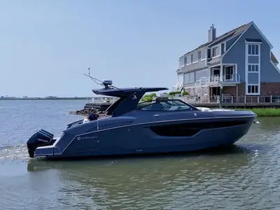 2024 Cruisers 38 GLS OB