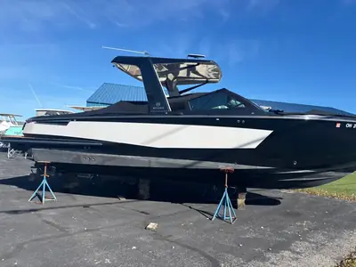 2020 Aviara 32