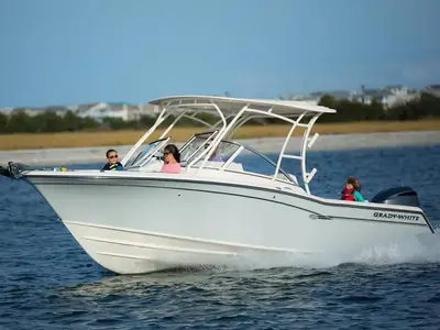 2019 Grady-White Freedom 235