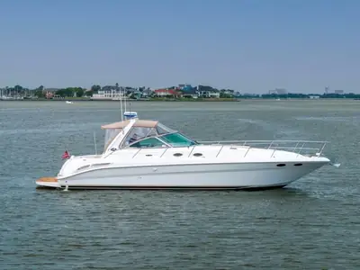Sea Ray Express Cruiser 410