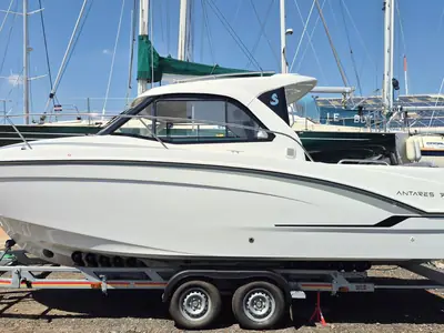Beneteau Antares 8 OB V2
