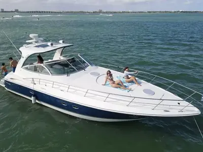 2005 Cruisers 440 EXPRESS
