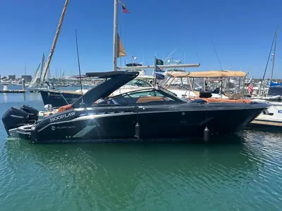 Cruisers 338 SOUTH BEACH EDITION