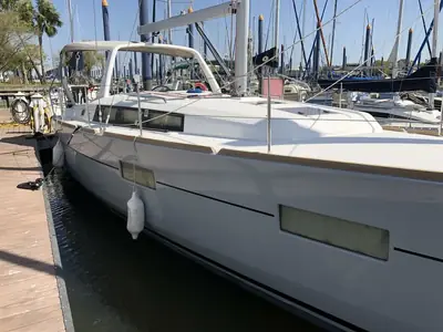Beneteau Oceanis 38
