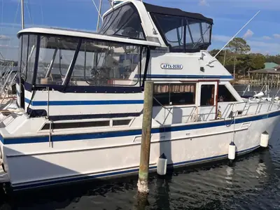 1986 Jefferson 42 Sundeck Motor Yacht