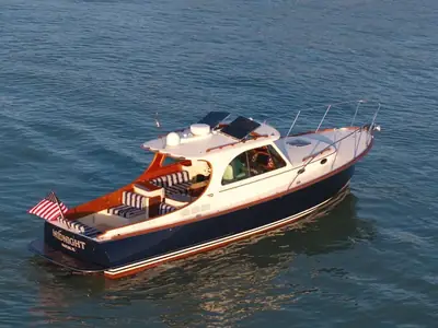 2014 hinckley 37 Picnic Boat