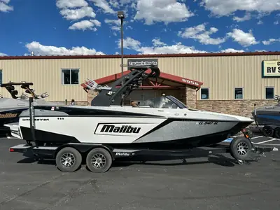 2020 Malibu 23 LSV