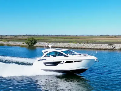 2019 Cruisers 50 Cantius