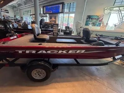 2026 Tracker PANFISH 17
