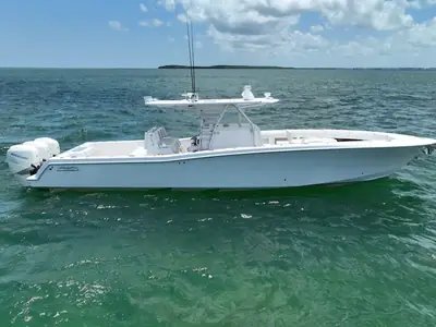 2013 Invincible 42 Open