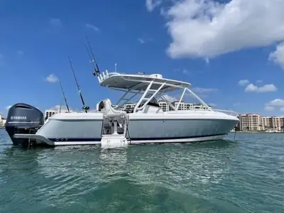 2014 Intrepid 327 Cuddy