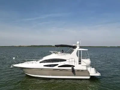 Cruisers 395 MOTORYACHT