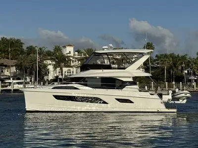 2022 Aquila 44 Yacht