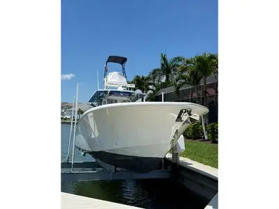 2012 Invincible 42 Open