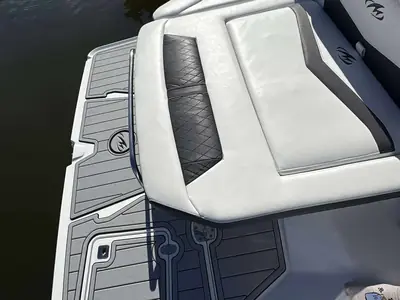 2018 Monterey 278 SS