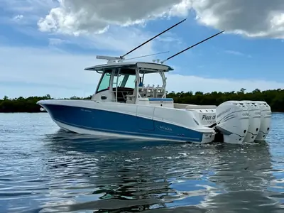 Boston Whaler 350 Outrage
