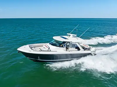 2019 Tiara Sport 38 LS