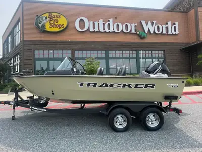 2026 Tracker Targa V-19 Combo