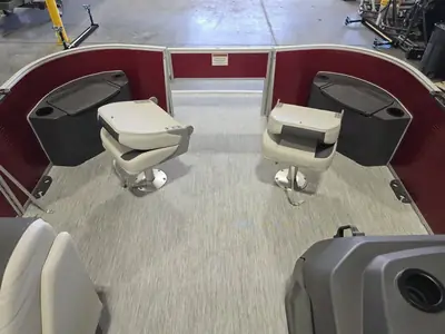 Bennington Pontoons 20 SF