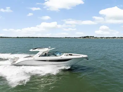 Sea Ray SLX 400 Outboard