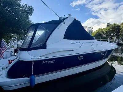2007 Cruisers 370 Express