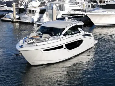 2020 Cruisers 42 Cantius
