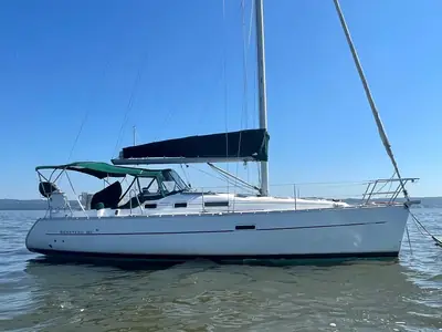2005 Beneteau 323