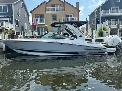 2023 Monterey 305 SS