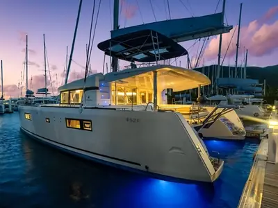 Lagoon 52