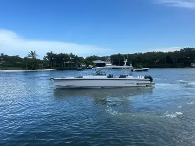 2024 Axopar 37 Sun Top