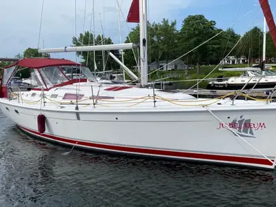 2005 Hunter 38