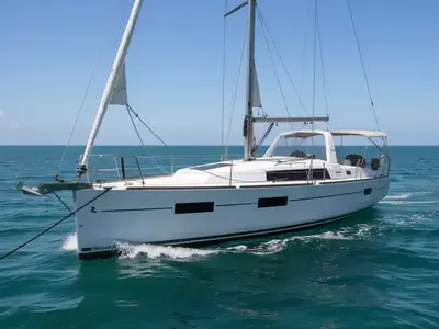 2015 Beneteau Oceanis 35