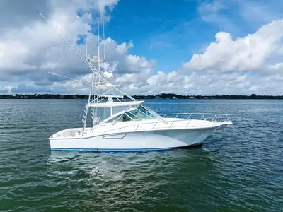 2004 Cabo 40 Express