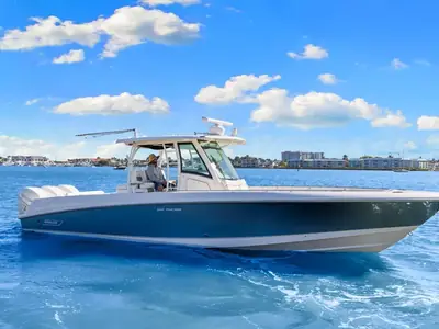 2014 Boston Whaler 350 Outrage