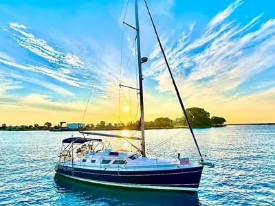 2007 Hunter 41 Deck Salon