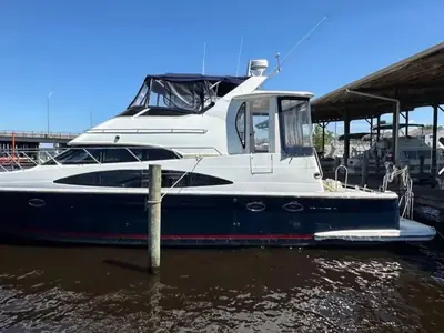 2002 Carver 444 COCKPIT MOTOR YACHT