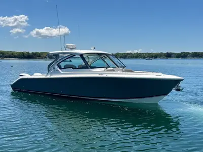 2021 Pursuit Dc 326 Dual Console
