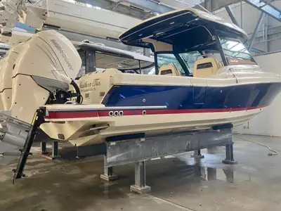 2022 Chris-Craft Calypso 35
