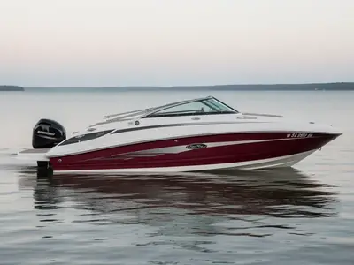 2013 Sea Ray Sundeck 220