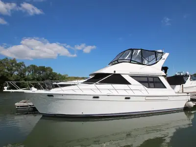 1996 Bayliner 3988 Command Bridge Motoryacht