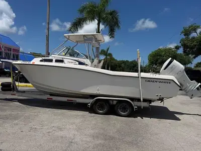 1996 Grady White 247 ADVANCE