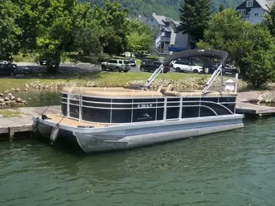 Bennington Pontoons 22 SLX