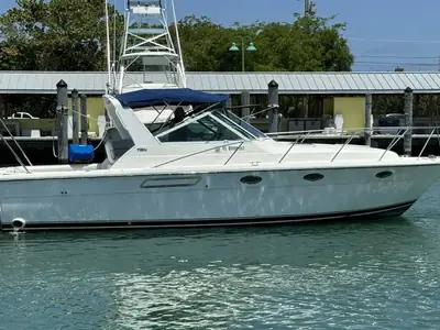 2000 Tiara 3100 Open