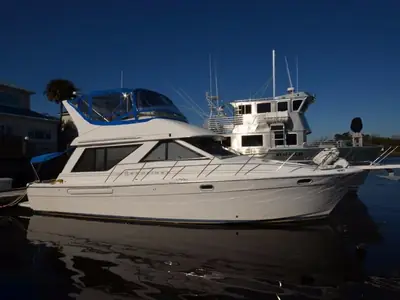 1998 Bayliner 3988 Command Bridge Motoryacht
