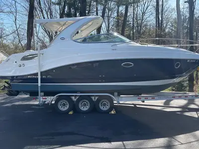 Rinker 290 Express Cruiser