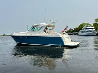 1996 Tiara 3500 Express